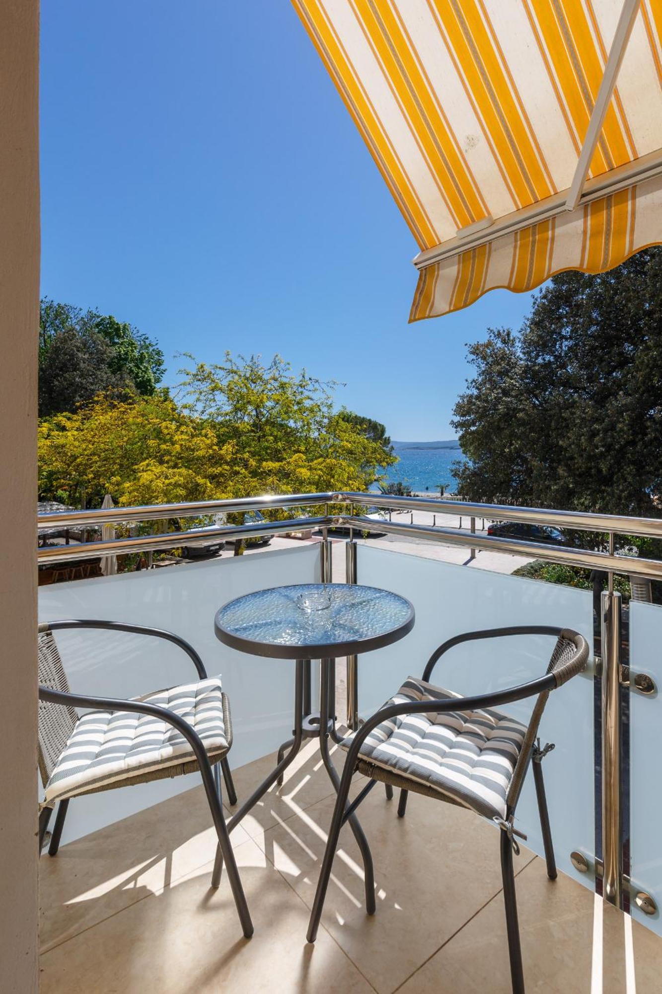 Apartmani Simi - The Wave Crikvenica Bagian luar foto